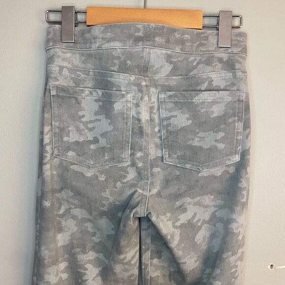 Spanx Green Camo Jean-Ish Mid-Rise Compression Leggings Size XS - Picture 5 of 6